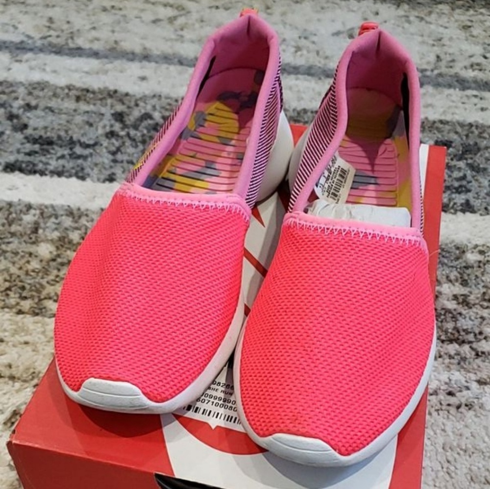 Nike Roshe Run Slip On - Women size 7.5